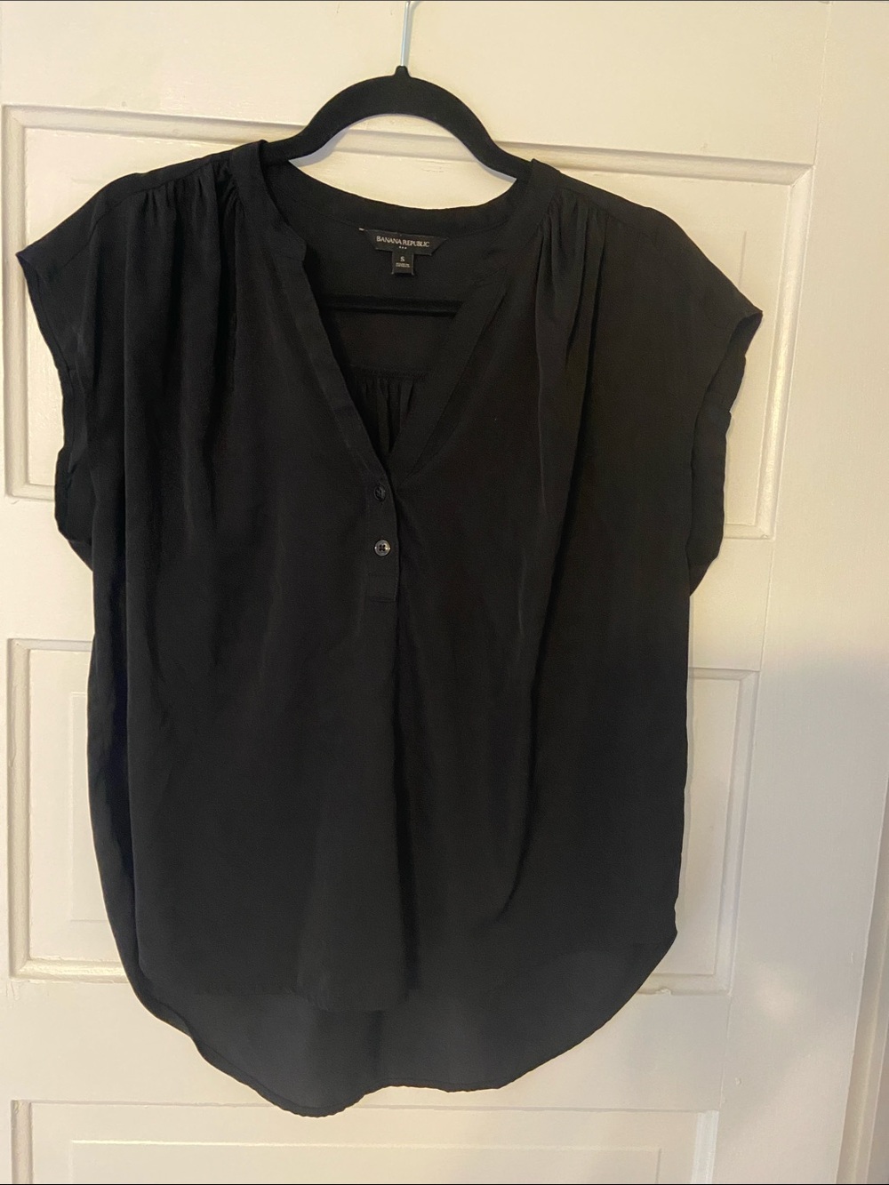 Banana Republic Black Short-Sleeve V-Neck Button Pullover Blouse